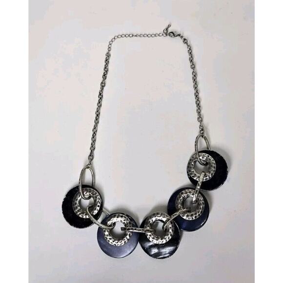 SILVER TONE CHAIN WITH MIXED MEDAL RINGS CHUNKY NECKLACE JEWELRY - Picture 1 of 5
